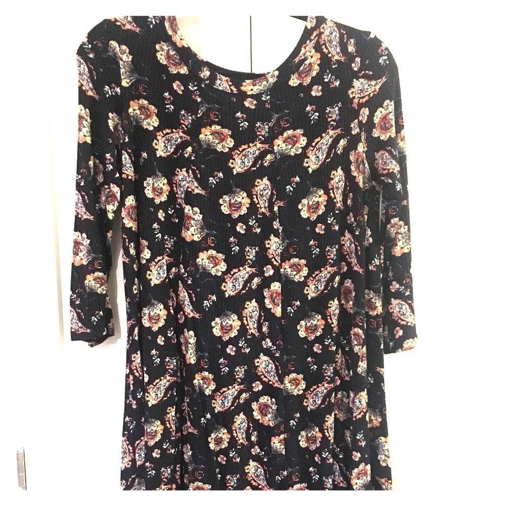 Super comfy navy dress with cute back!